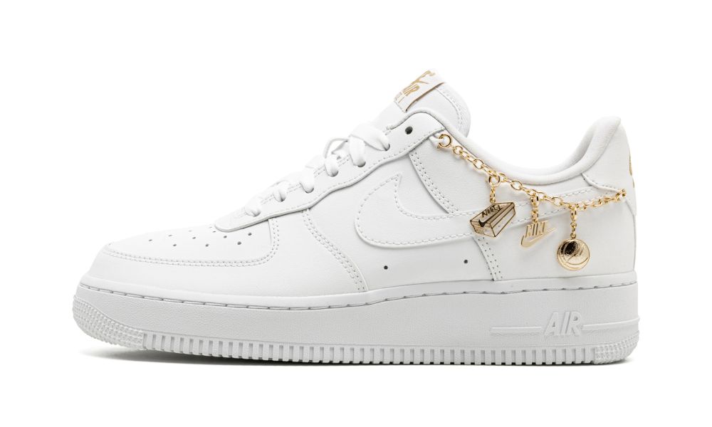 WMNS AIR FORCE 1 LOW LX "Lucky Charms"