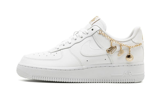 WMNS AIR FORCE 1 LOW LX "Lucky Charms"