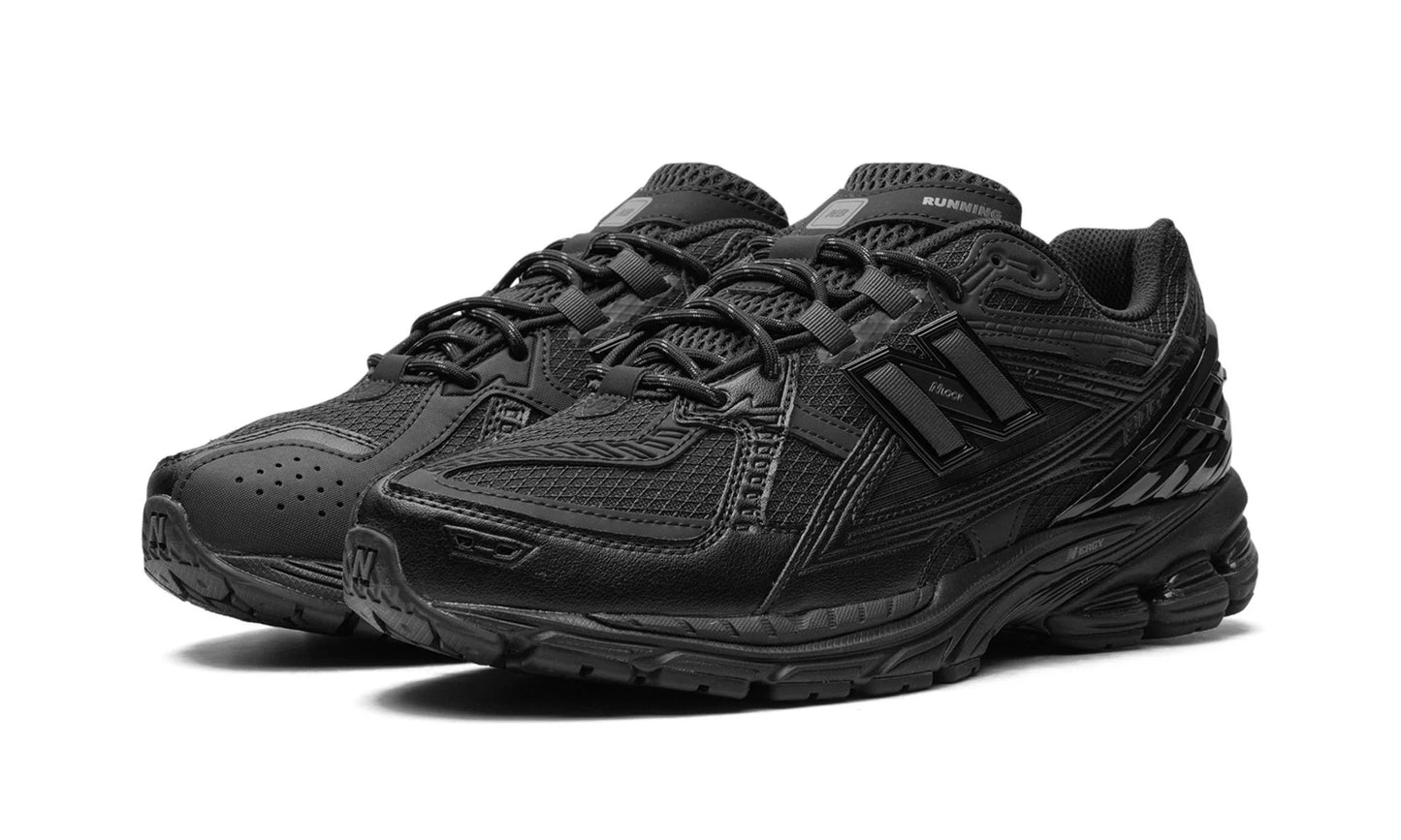 NEW BALANCE 1906R “Triple Black