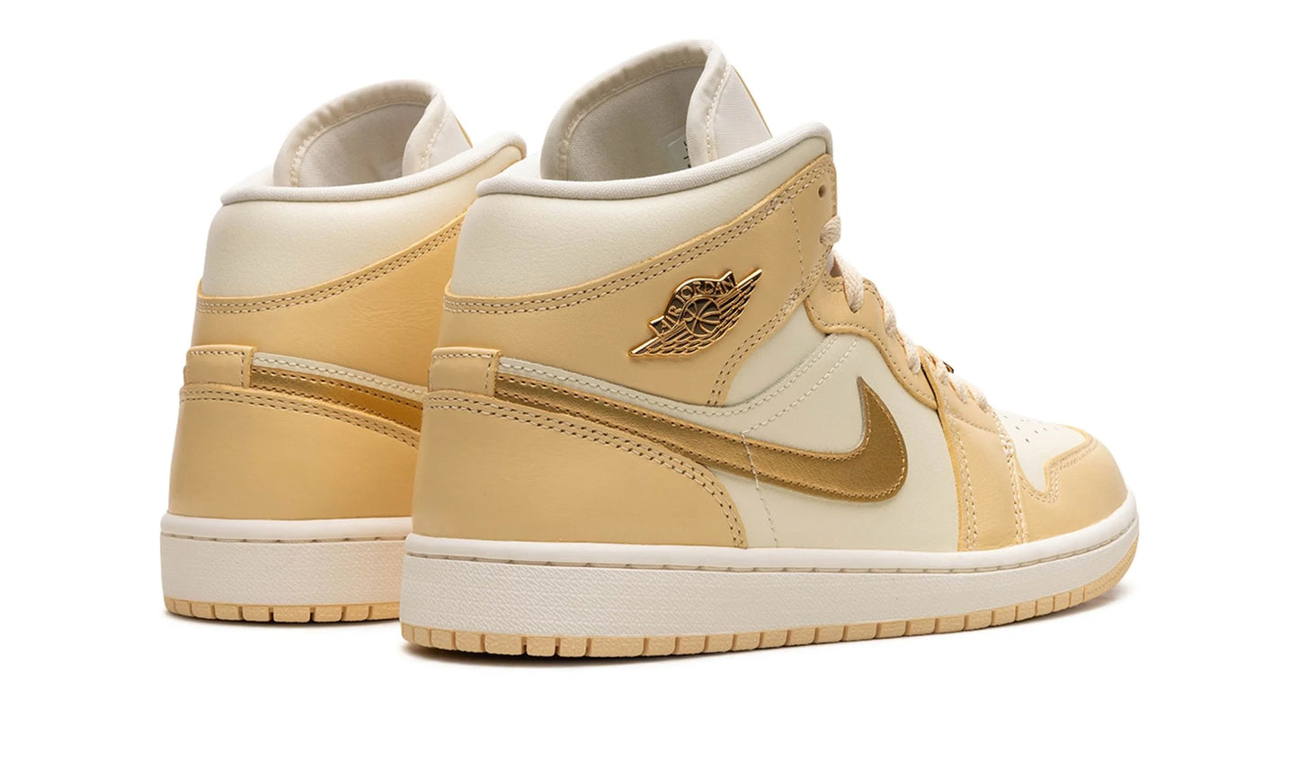 WMNS AIR JORDAN 1 MID SE “Pale Vanilla Gold”