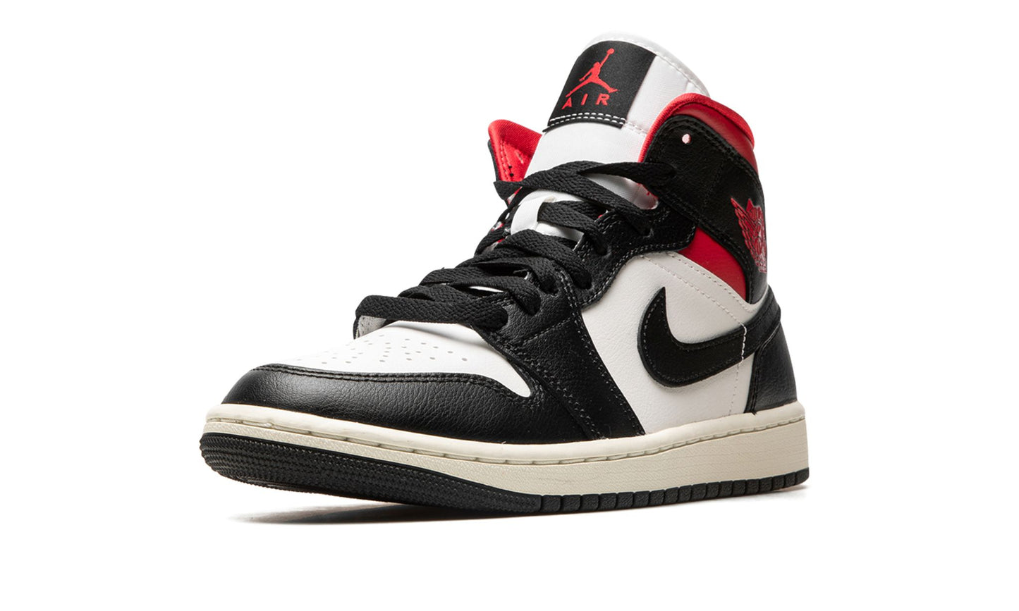 WMNS JORDAN 1 MID “Panda Gym Red”