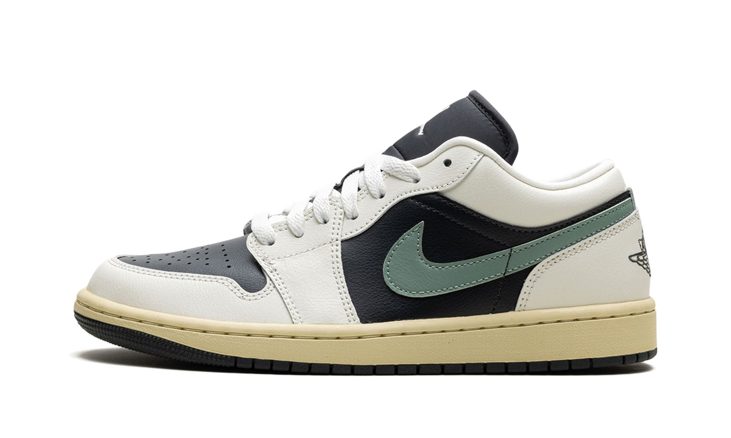 WMNS AIR JORDAN 1 LOW “Jade”