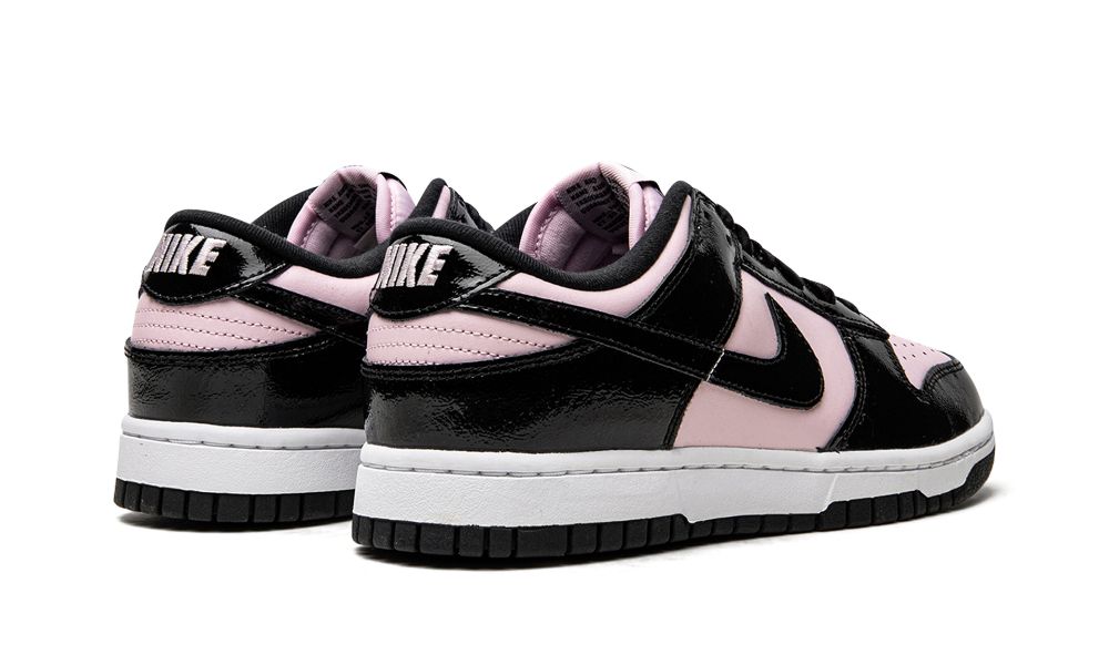 WMNS NIKE DUNK LOW SE "Pink Foam Black"