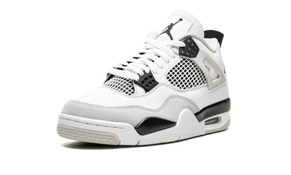 AIR JORDAN 4 RETRO "Military Black" - (SEMINUEVO)