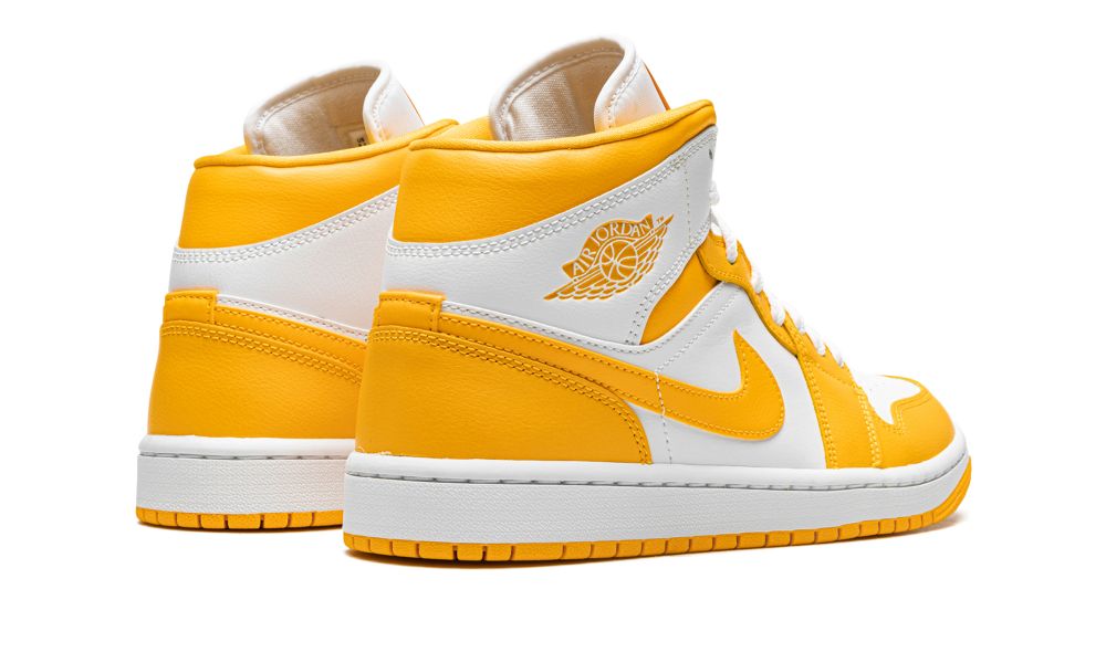 WMNS AIR JORDAN 1 MID "University Gold"