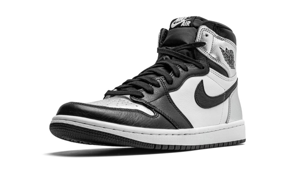 WMNS JORDAN 1 RETRO HIGH OG "Silver Toe"